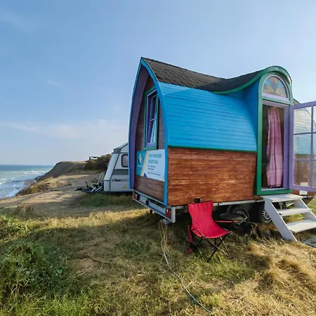 Tiny Next To The Beach In Holiday home *